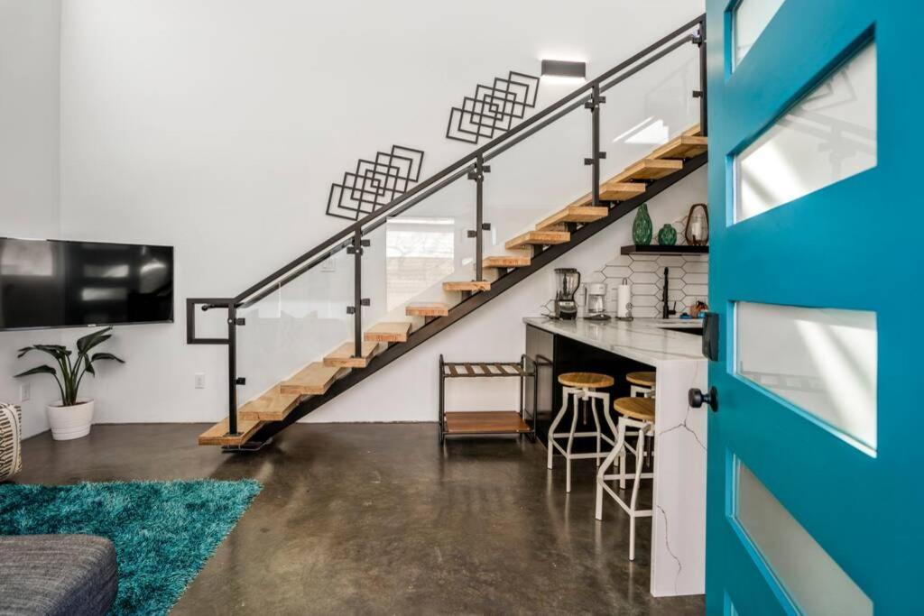 Quantum Tiny Loft At East End Revitalized Houston Bagian luar foto