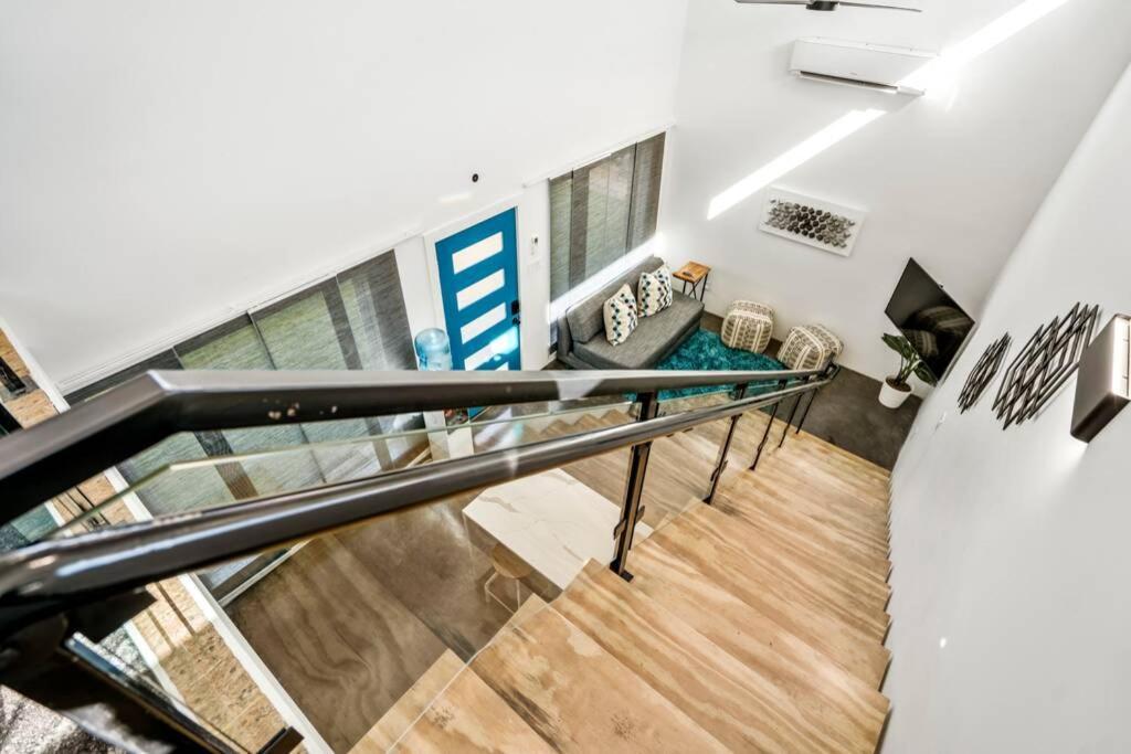 Quantum Tiny Loft At East End Revitalized Houston Bagian luar foto