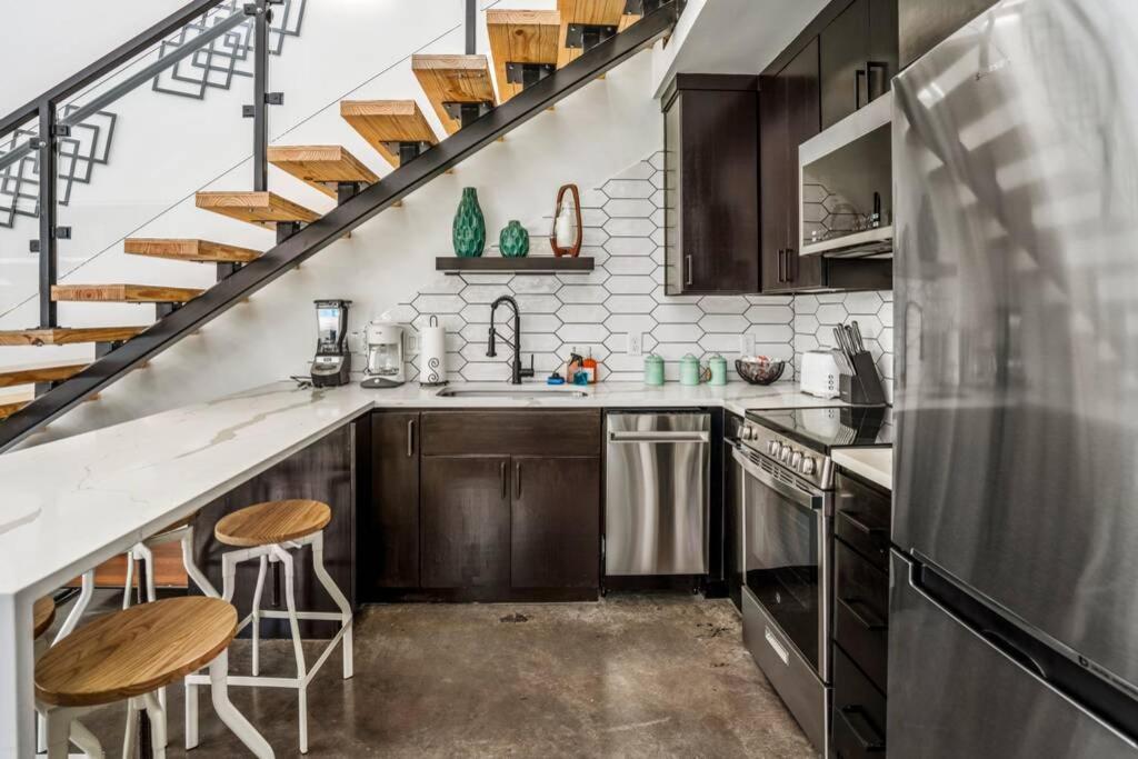 Quantum Tiny Loft At East End Revitalized Houston Bagian luar foto