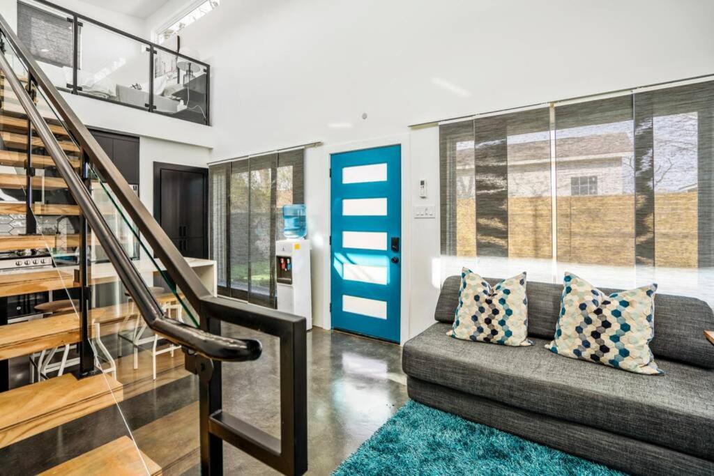 Quantum Tiny Loft At East End Revitalized Houston Bagian luar foto