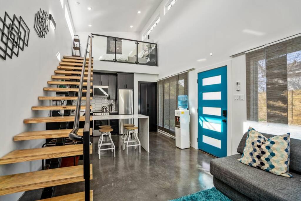 Quantum Tiny Loft At East End Revitalized Houston Bagian luar foto