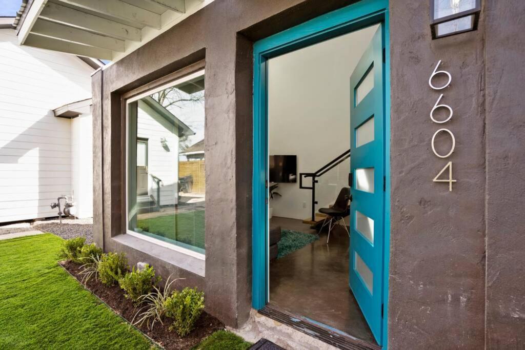 Quantum Tiny Loft At East End Revitalized Houston Bagian luar foto