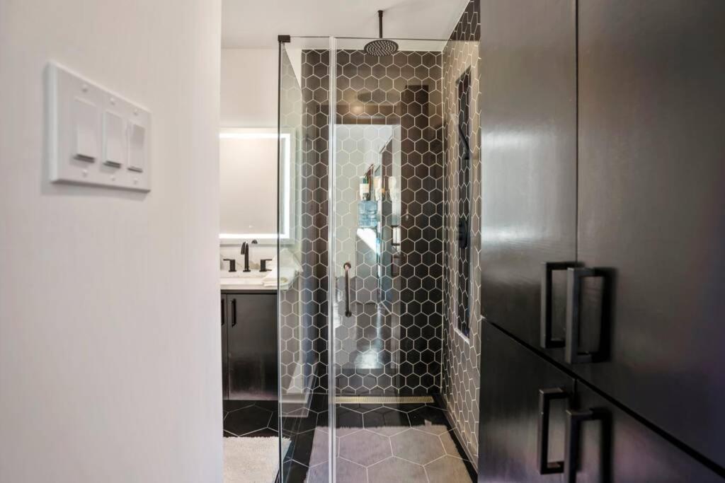 Quantum Tiny Loft At East End Revitalized Houston Bagian luar foto